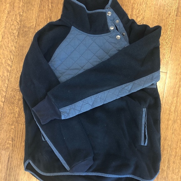 Set of Abercrombie and Fitch quilted fleeces - Picture 3 of 3